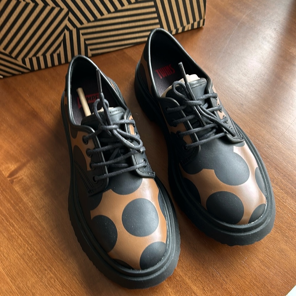 BNIB Cmper Twins